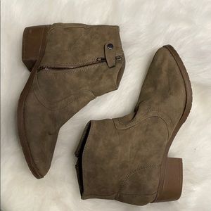 Taupe booties size 7